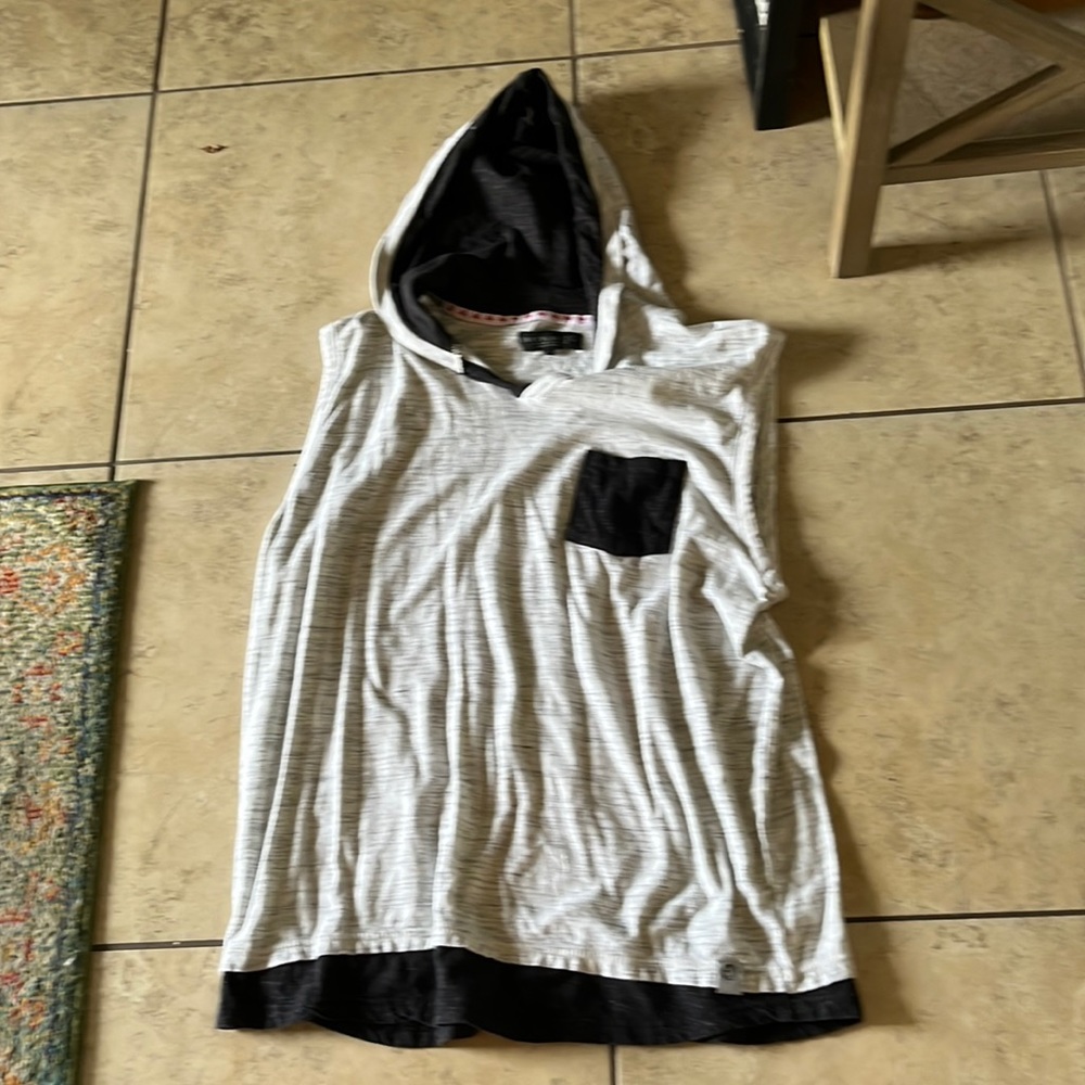 Black and gray hoodie shirt.sleeveless